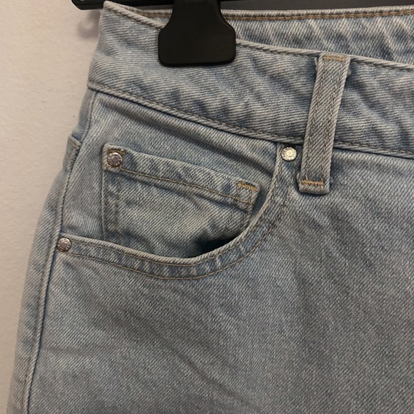 Guess Button Fly 90s Skinny Jeans in Light Wash - Size 27 - Picture 4 of 9